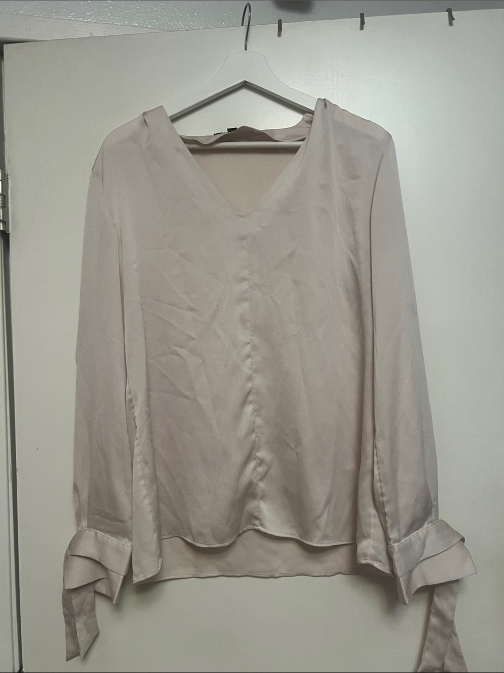 Banana Republic Pale Blush V-Neck Long Sleeve Blouse